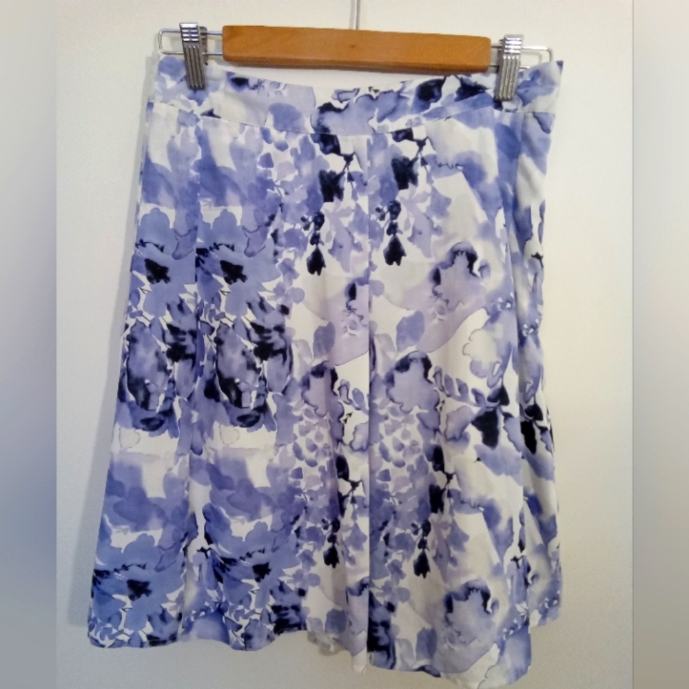 Ricki's Women's White With Lavender Spring Floral Box Pleat Midi Skirt Size 4